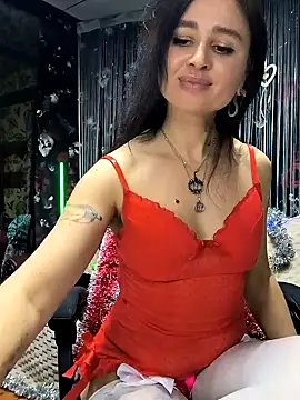 Snapshot of KikiXRed chatting on 12.26.24 KikiXRed online show from 12.26.24