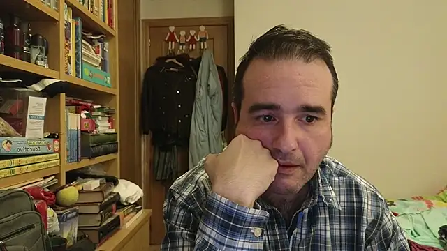 curiosillo83 online show from 04.28.26