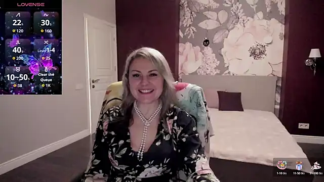 Candy Long online show from 12.18.25