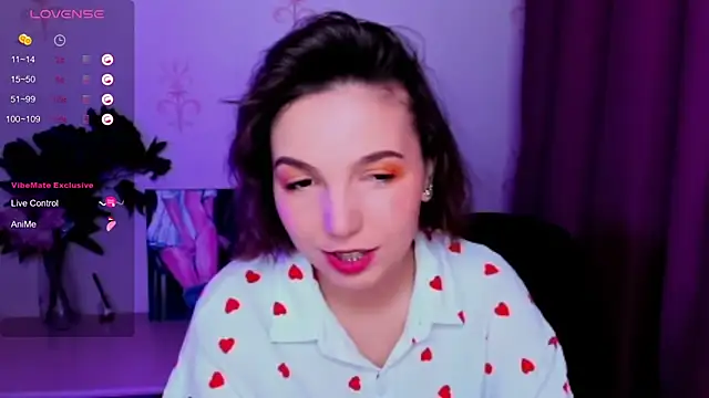 KindHazelHere  online show from 10.18.25