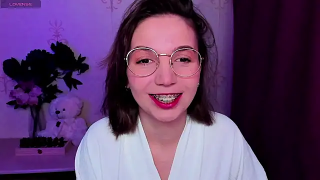 KindHazelHere  online show from 03.01.26