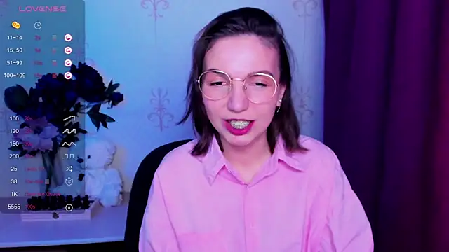 KindHazelHere  online show from 03.08.26