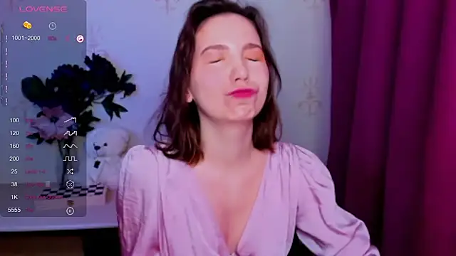 KindHazelHere  online show from 04.21.26