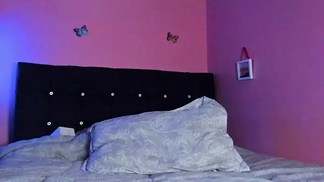 Snapshot of Miis_sara_ chatting on 03.18.25 Miis sara online show from 03.18.25