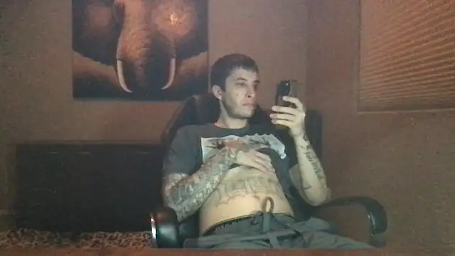 Snapshot of Bwcjoshbanks chatting on 04.01.26 Bwcjoshbanks online show from 04.01.26