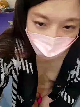 Snapshot of Lu_Nana chatting on 01.04.25 Lu Nana online show from 01.04.25