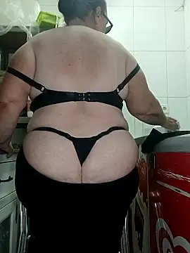 Snapshot of eroticjessitop chatting on 06.12.26 eroticjessitop online show from 06.12.26
