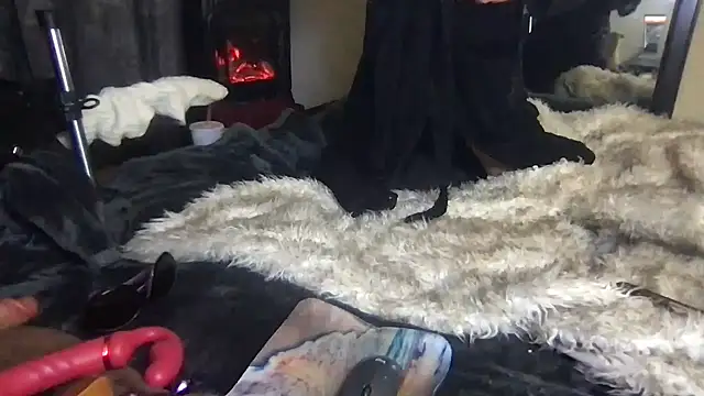 TiffaneyLove online show from 11.30.25