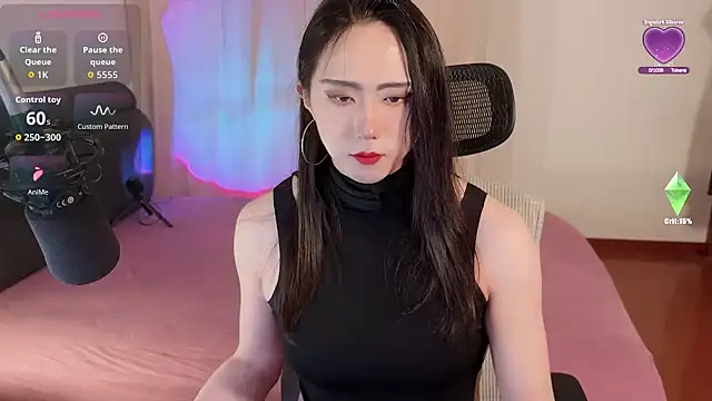 Snapshot of liliwang03 chatting on 10.27.25 liliwang03 online show from 10.27.25