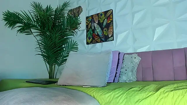 Hellen Sky online show from 11.24.25