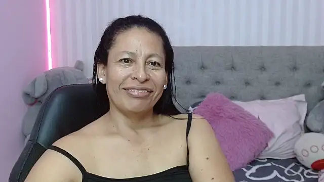 mature martina online show from 02.05.25