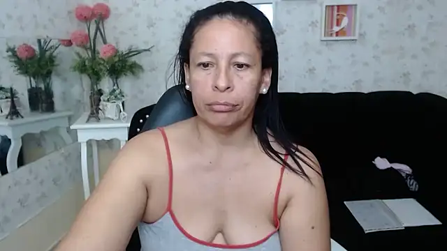 mature martina online show from 02.15.25