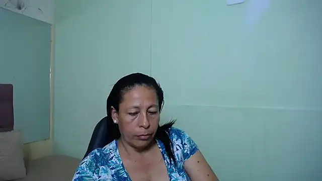 mature martina online show from 02.28.25