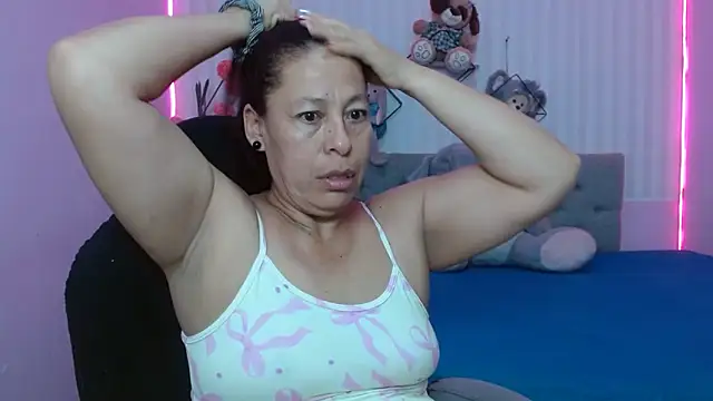 mature martina online show from 05.17.26