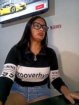 MEGAN X0XX online show from 11.13.25