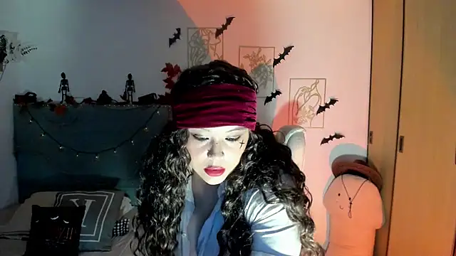 Snapshot of bigbooty-30 chatting on 10.30.25 bigbooty-30 online show from 10.30.25