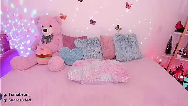 Zara uwu  online show from 03.04.25