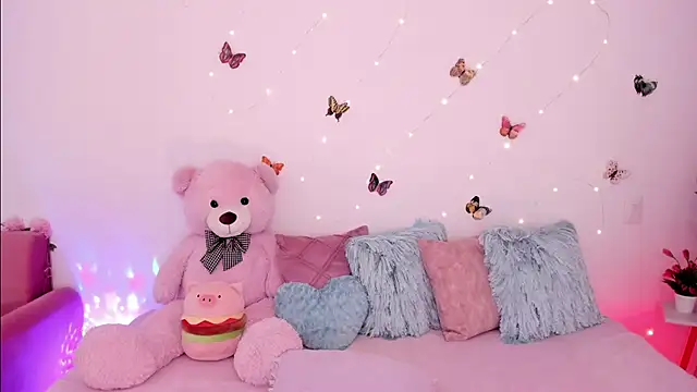 Zara uwu  online show from 06.03.26