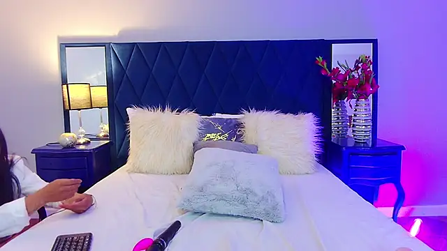 Margaret Saunders online show from 01.20.25