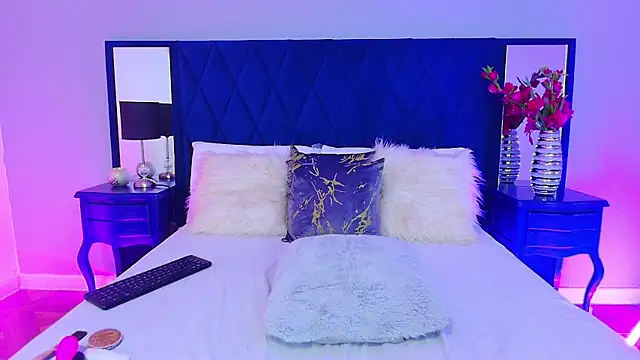 Margaret Saunders online show from 02.12.25