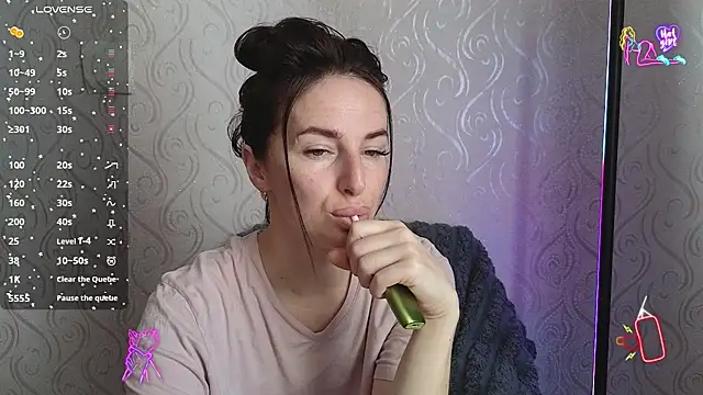 Snapshot of xx_adrihanna_xx chatting on 05.11.26 xx adrihanna xx online show from 05.11.26
