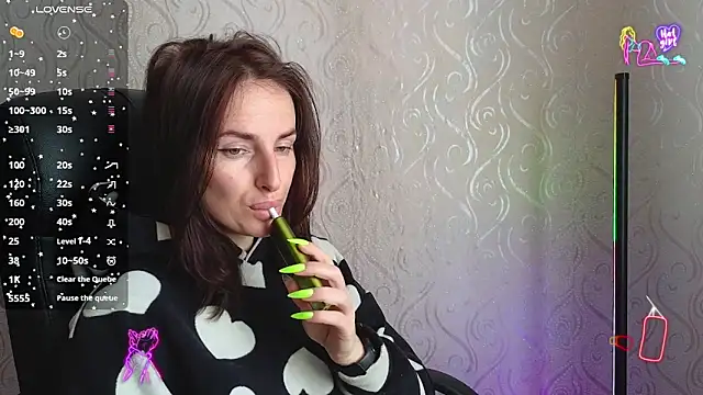 Snapshot of xx_adrihanna_xx chatting on 05.18.26 xx adrihanna xx online show from 05.18.26