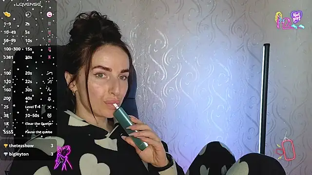 Snapshot of xx_adrihanna_xx chatting on 05.19.26 xx adrihanna xx online show from 05.19.26