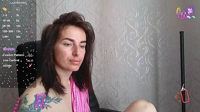 Snapshot of xx_adrihanna_xx chatting on 05.20.26 xx adrihanna xx online show from 05.20.26
