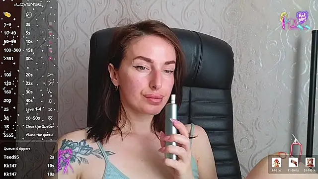 Snapshot of xx_adrihanna_xx chatting on 06.12.26 xx adrihanna xx online show from 06.12.26