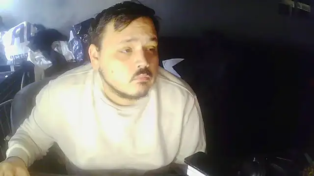 Snapshot of Bebemickey75 chatting on 10.18.25 Bebemickey75 online show from 10.18.25