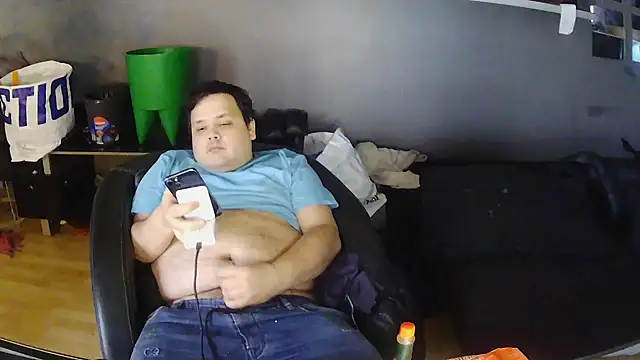 Snapshot of Bebemickey75 chatting on 11.10.25 Bebemickey75 online show from 11.10.25