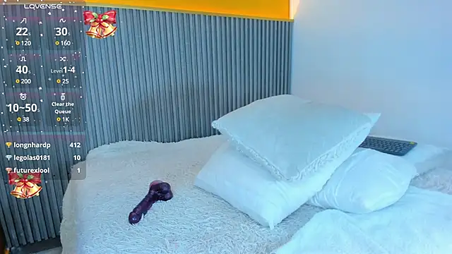 Snapshot of AbbieEdmond chatting on 12.24.24 AbbieEdmond online show from 12.24.24