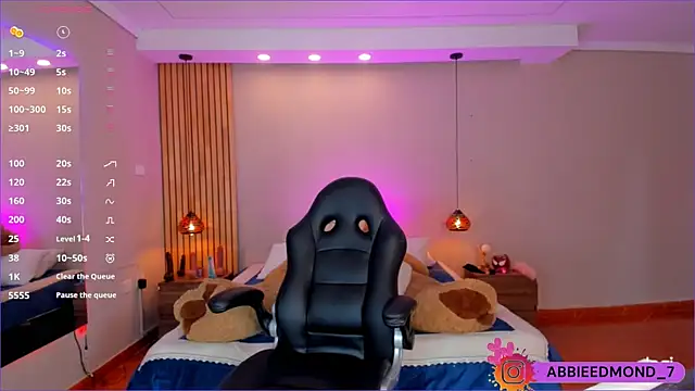 Snapshot of AbbieEdmond chatting on 01.25.25 AbbieEdmond online show from 01.25.25