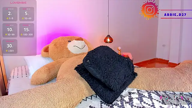 Snapshot of AbbieEdmond chatting on 03.11.25 AbbieEdmond online show from 03.11.25