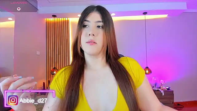 Snapshot of AbbieEdmond chatting on 09.11.25 AbbieEdmond online show from 09.11.25