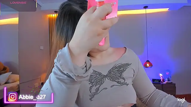 Snapshot of AbbieEdmond chatting on 09.16.25 AbbieEdmond online show from 09.16.25