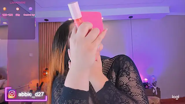 Snapshot of AbbieEdmond chatting on 09.28.25 AbbieEdmond online show from 09.28.25