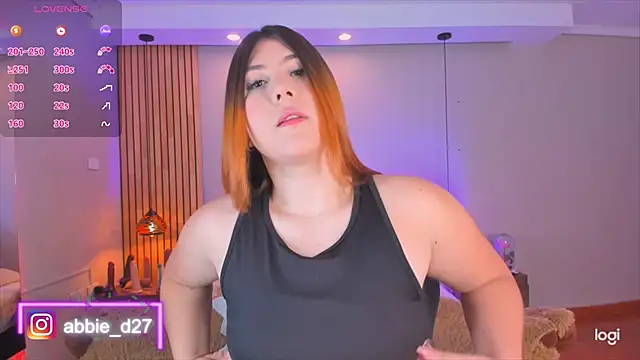 Snapshot of AbbieEdmond chatting on 10.01.25 AbbieEdmond online show from 10.01.25