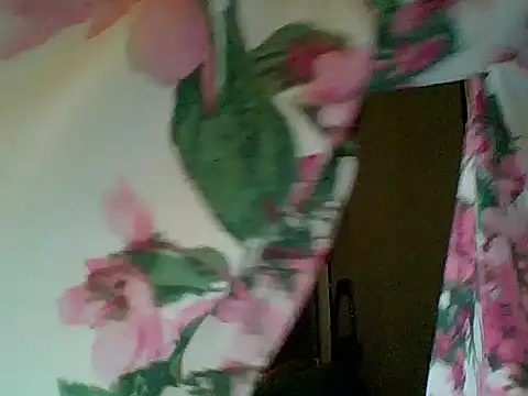 Snapshot of spundarella420 chatting on 12.18.24 spundarella420 online show from 12.18.24