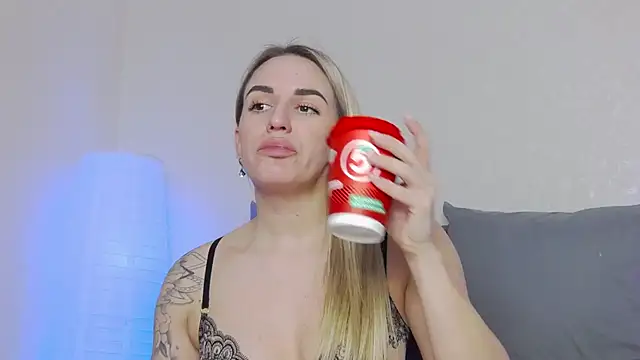 SofiJames online show from 03.14.25