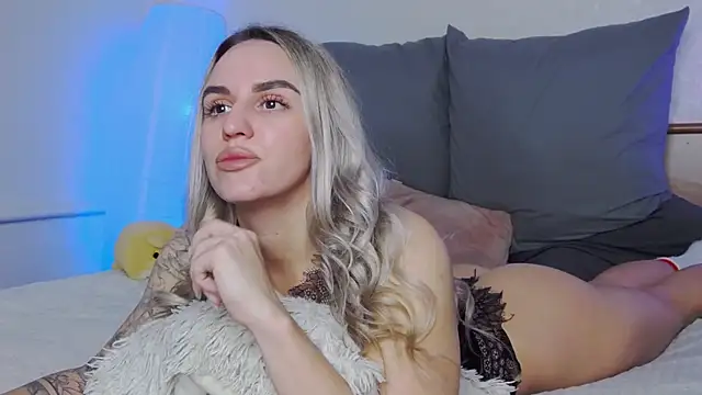 SofiJames online show from 12.02.25