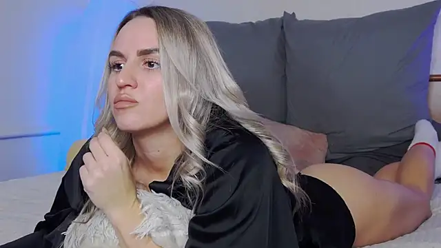 SofiJames online show from 12.04.25