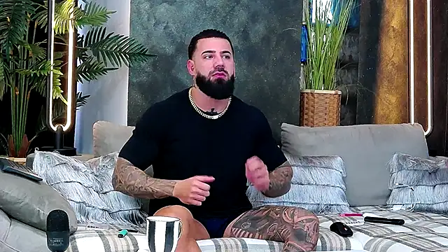 masterkingofmusclee online show from 11.17.25