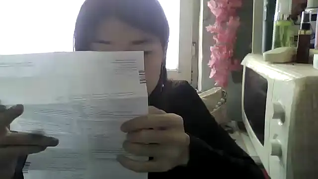 CarlyJoy online show from 11.03.25