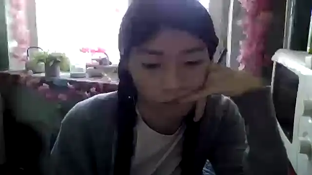 CarlyJoy online show from 11.05.25