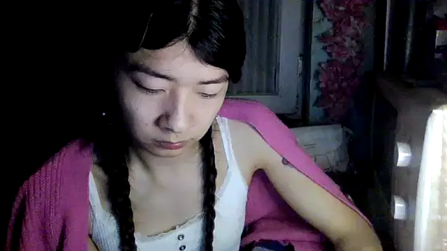 CarlyJoy online show from 04.23.26