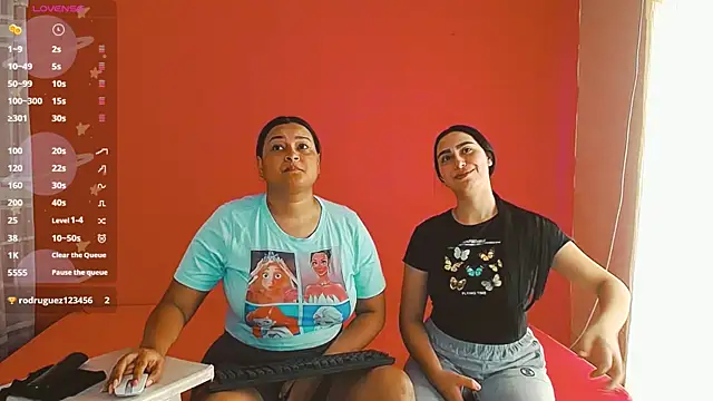 Snapshot of violeta_rous chatting on 03.10.25 violeta rous online show from 03.10.25