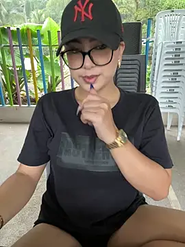 Snapshot of Natha_Fantasy chatting on 09.24.25 Natha Fantasy online show from 09.24.25