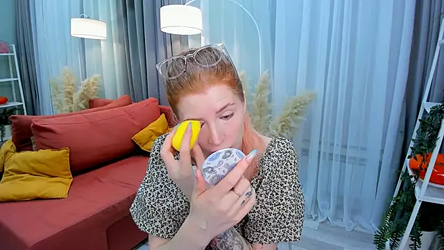 Mira  Blush online show from 01.28.25