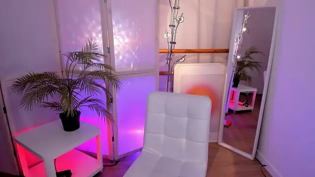 Mira  Blush online show from 02.24.25